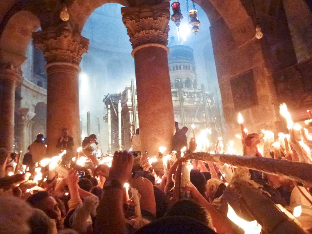 Lumina Sfântă va fi adusă în România şi în acest an 79696