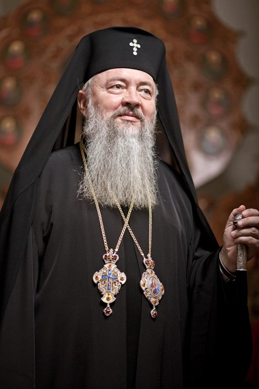 Între lumină şi întuneric, între Hristos şi diavolul 79670