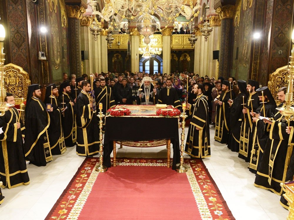 Așteptare în stare de priveghere a Învierii Domnului 79649