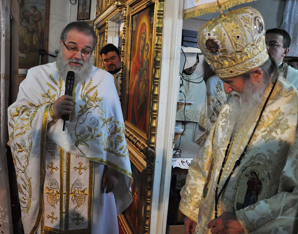 Liturghie arhierească la hramul catedralei din Fălticeni 79625
