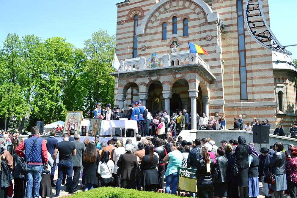 Sărbătoare luminoasă în cinstea sfântului martir 79585