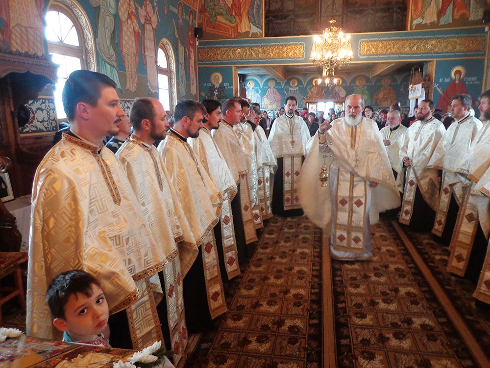 Hram la Parohia Izvoare din Protopopiatul Piatra Neamţ 79551