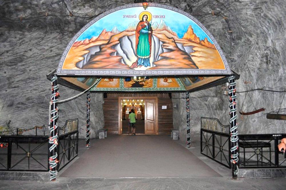 Sfântă Liturghie săvârşită la 240 de metri sub pământ 79528