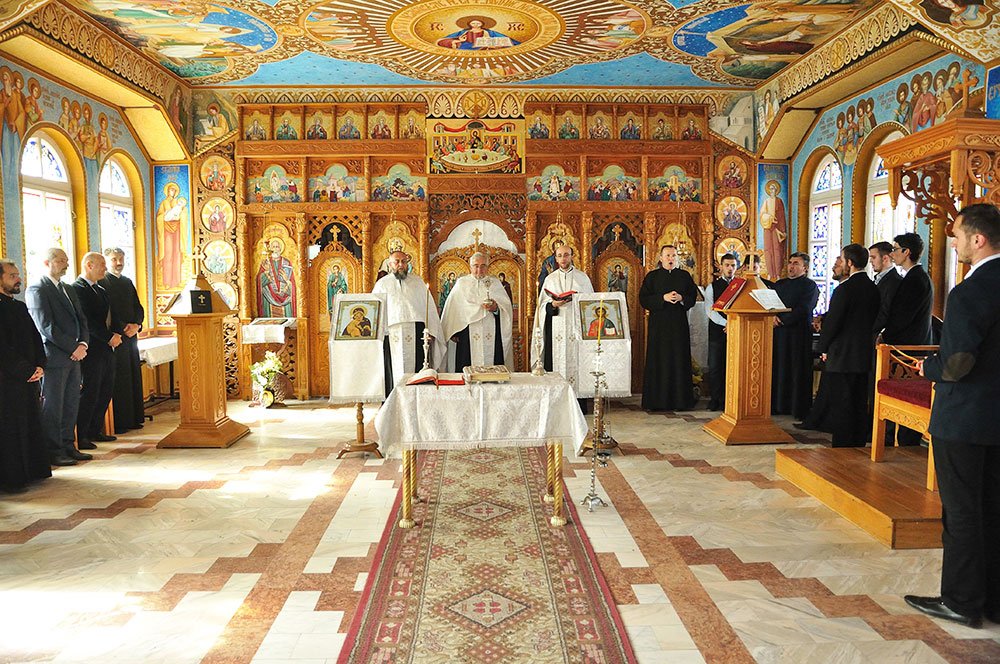 Simpozion naţional dedicat Sfinţilor Martiri Brâncoveni 79375