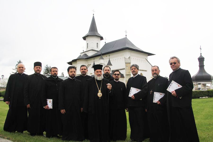 „Sfânta Euharistie - lumina vieţii creştine“, la Centrul eparhial Roman 79343