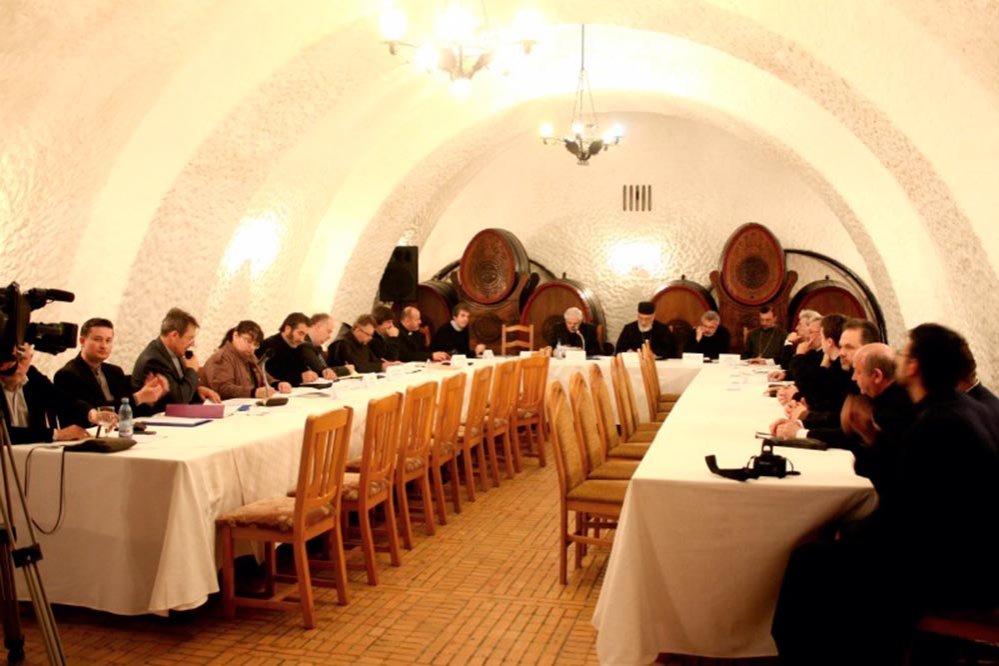 Simpozion internaţional în Arhiepiscopia Argeşului şi Muscelului 79363