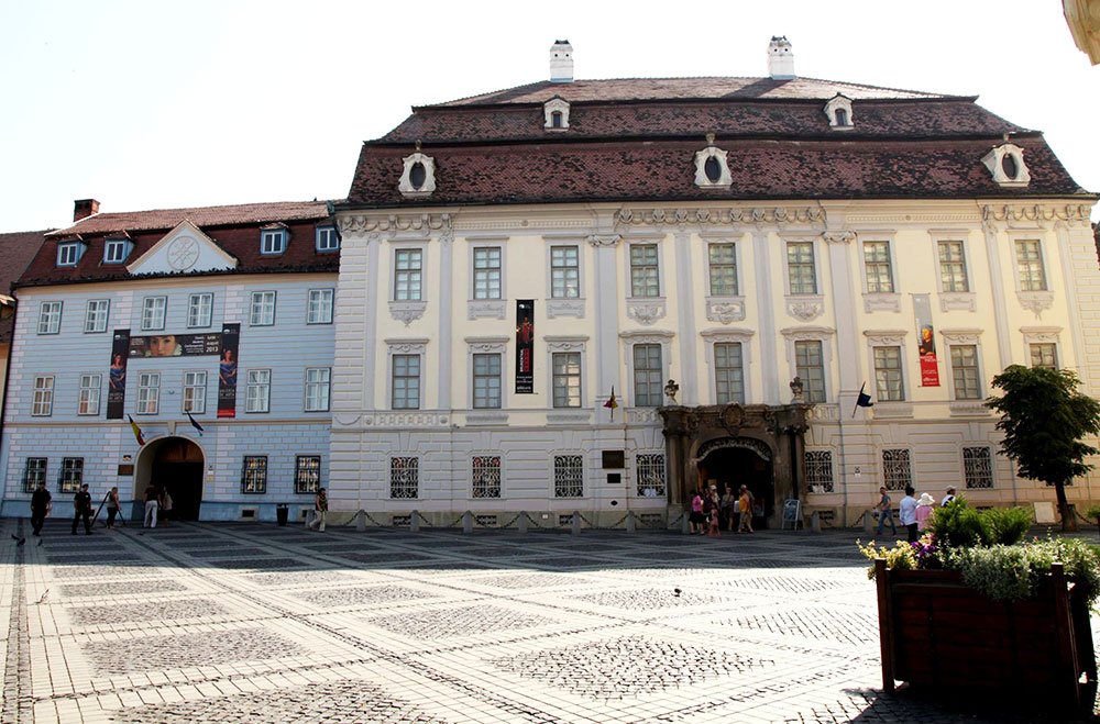 Pictorul Liviu Suhar la Muzeul Bruckenthal 79318