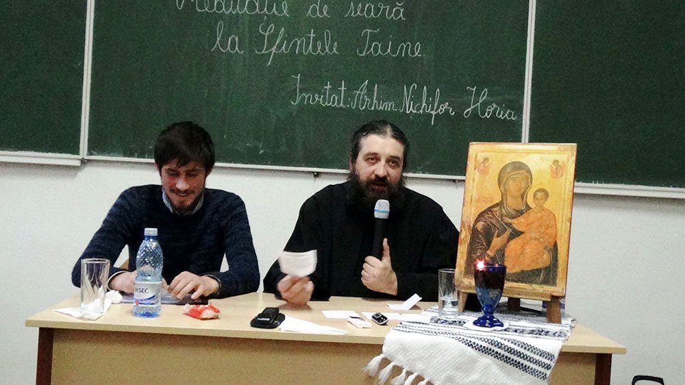 „Prin Sfintele Taine, omului i se comunică puterea de a se întâlni cu Dumnezeu“ 79313