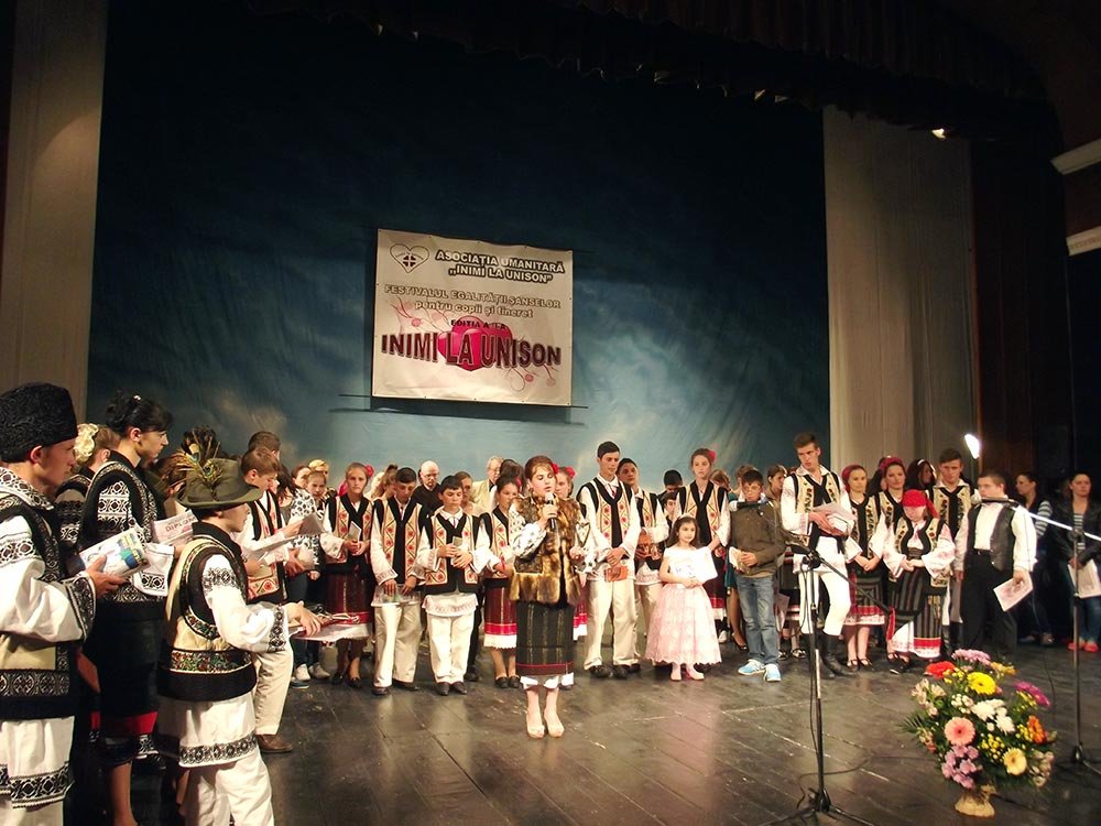 Festivalul egalităţii şanselor pentru copii şi tineret „Inimi la unison“ 79241