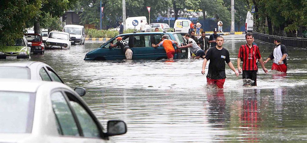 Ploi torenţiale, vijelii şi grindină până joi 79270
