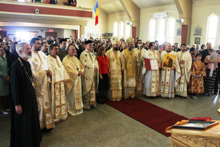 Sfinţirea bisericii româneşti din Gatineau, Québec 79193