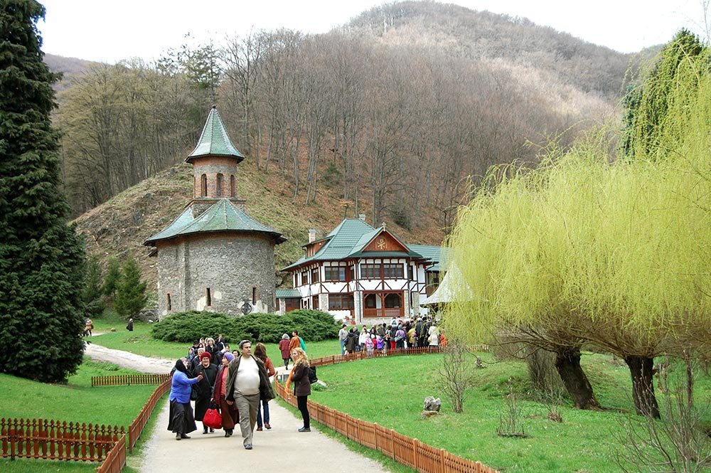 Pelerinaje propuse timişorenilor pentru luna iunie 79179