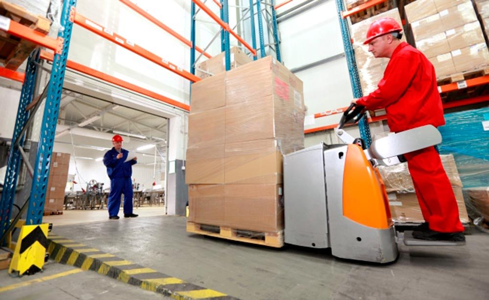 Numărul muncitorilor români în Marea Britanie, în scădere 79154