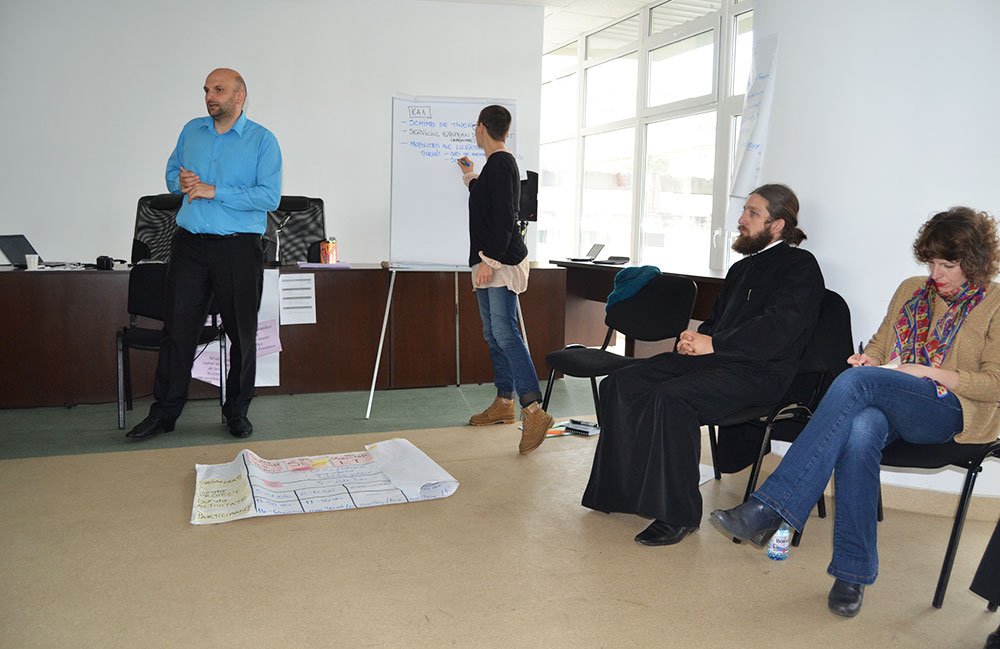 Cursuri de formare pentru membrii Asociaţiei „Ioan Popasu“ 79088