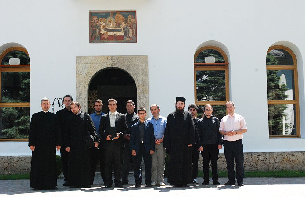 Simpozion naţional studenţesc la Tismana 79065