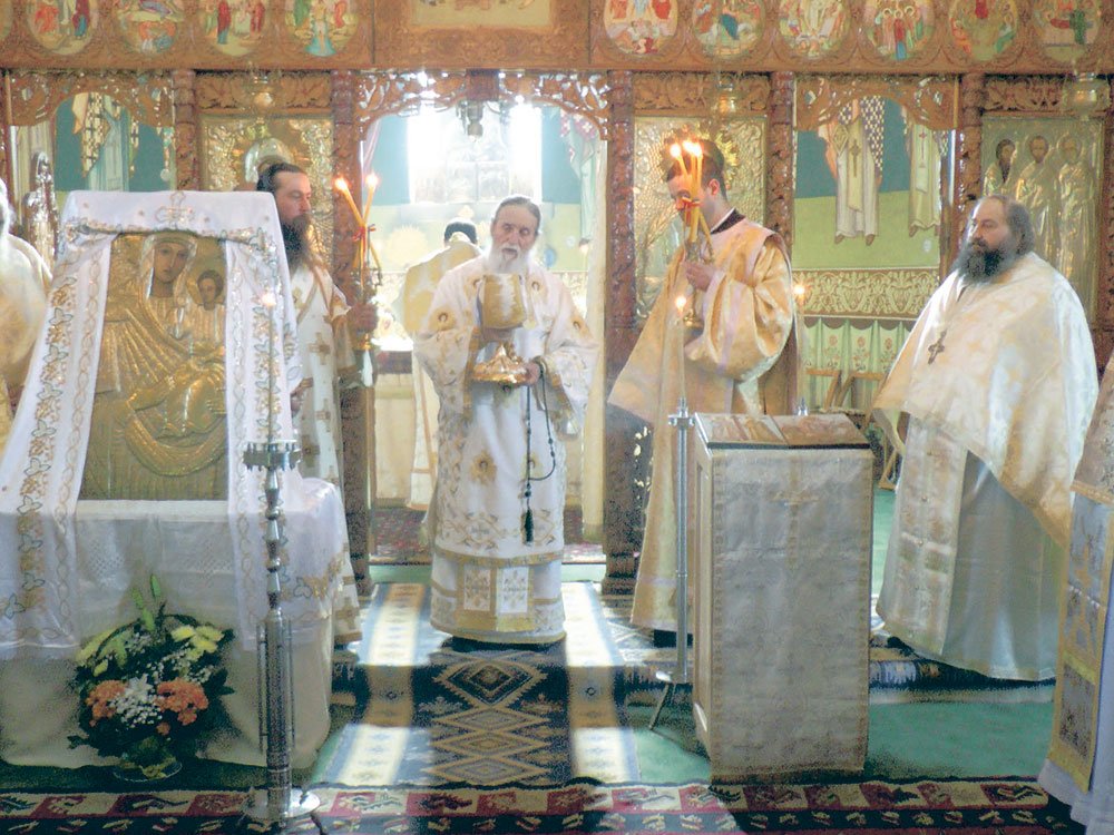 Slujbă arhierească în Parohia Slătioara 79038