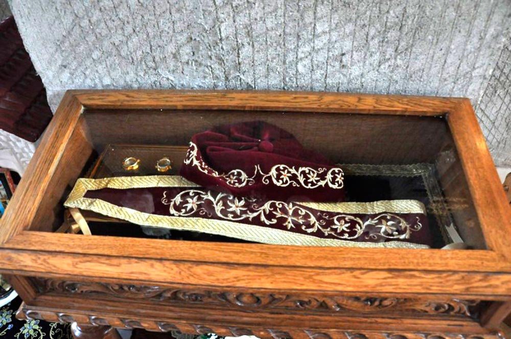 „Ne bucurăm pentru că în biserica noastră se află brâul şi fesul Sfântului Ioan Rusul” 78967