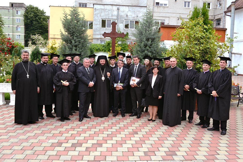 Tinerii teologi cărăşeni la ceas de sărbătoare 78931