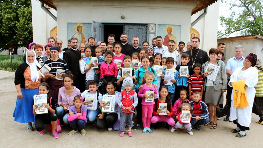 Oră de cateheză şi lansare de carte în Parohia Sineşti 78828