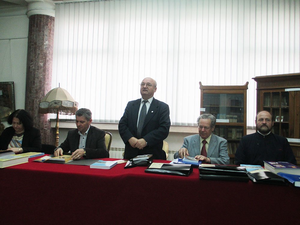 Sesiunea de comunicări „Arhivele şi Istoria“ la Bacău 78837