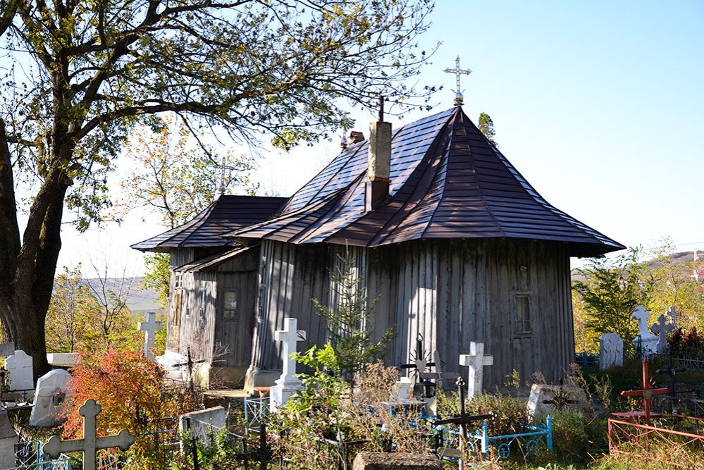 Gingaşa întrupare a lemnului de la Ipatele 78811