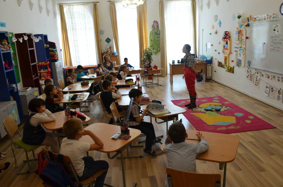 Invitaţi cu poveşti de succes, la Şcoala „Varlaam Mitropolitul“ 78782