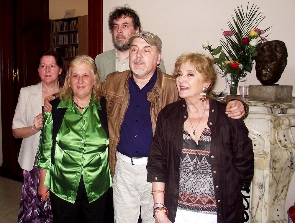 Doi îndrăgiţi actori s-au destăinuit într-o carte 78694