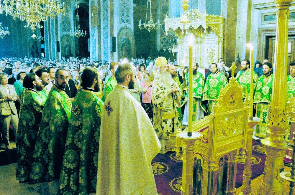 Sfânta Liturghie şi Vecernia plecării genunchilor, oficiate de IPS Părinte Teofan la Catedrala mitropolitană din Iaşi 78679