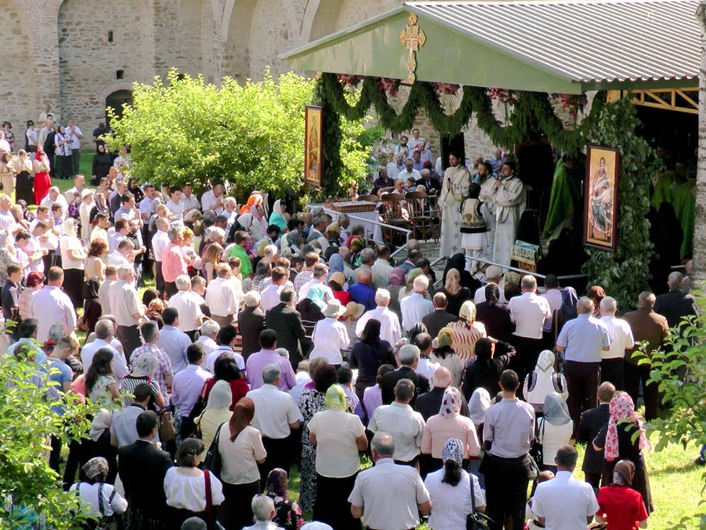 „Voia lui Dumnezeu este sfinţirea vieţii noastre“ 78678