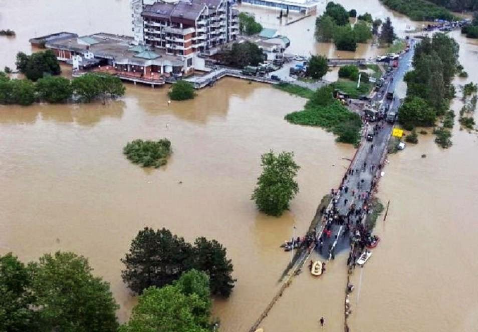 Patriarhia Română solidară cu sinistraţii din Serbia 78602