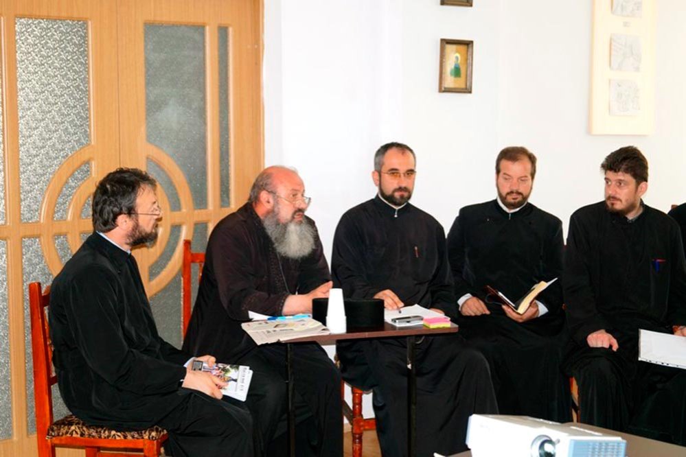 Cateheză despre Sfintele Taine, la Protopopiatul Roznov 78598