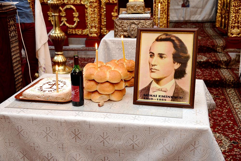 Mihai Eminescu comemorat de românii din Istanbul 78533