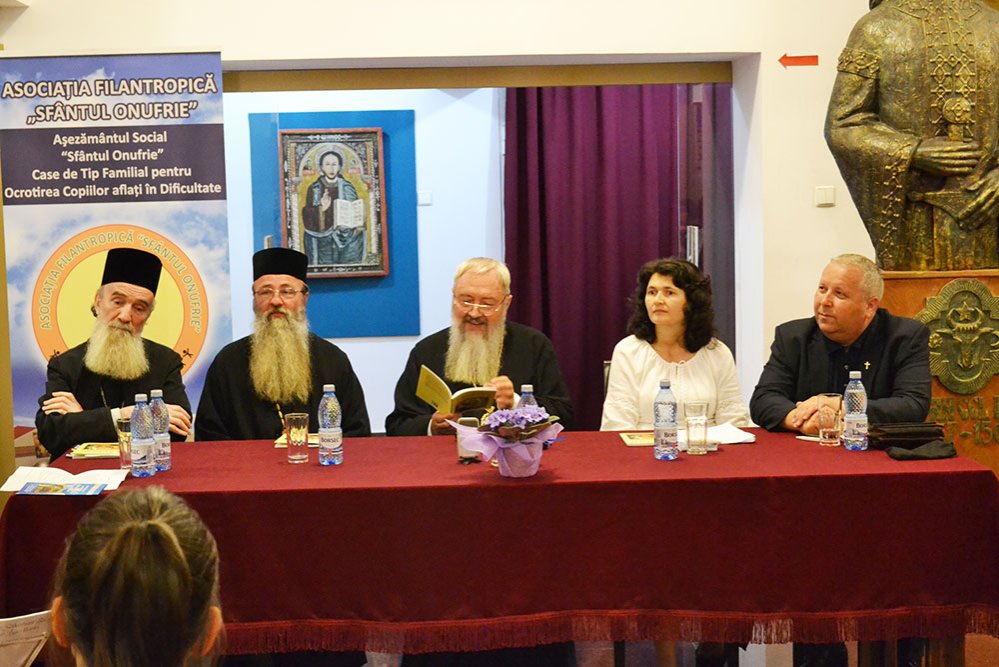 Lansarea cărţii „Lacrimi la Poarta Cerului“ 78497