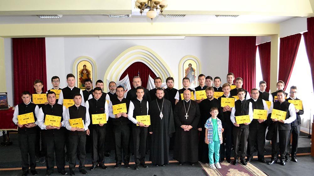 Festivitatea de premiere a elevilor seminarişti din Caransebeş 78448