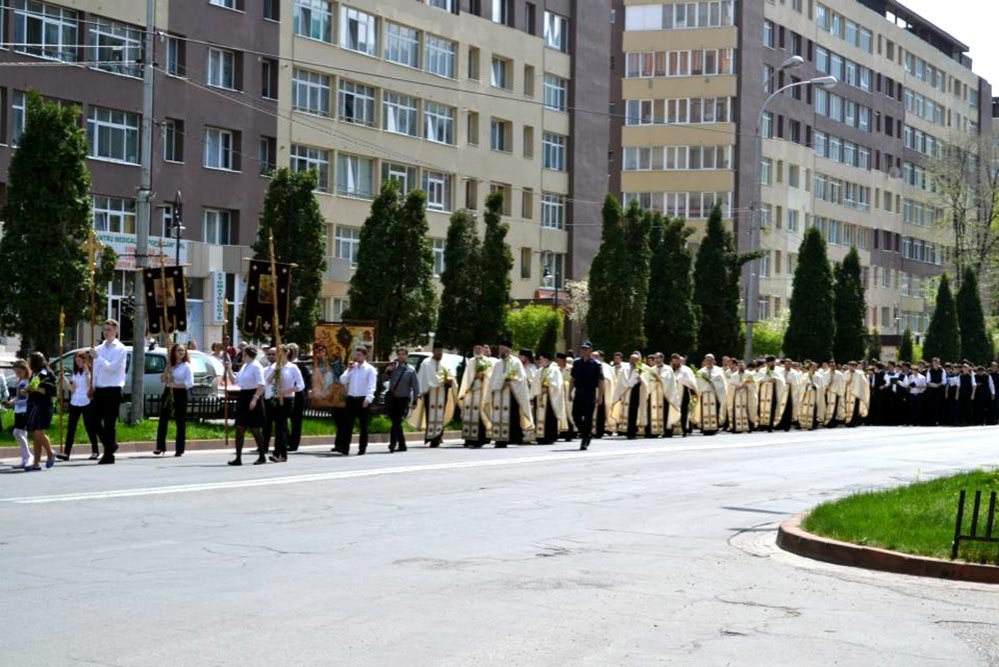 Procesiune la Piatra Neamţ cu moaştele Sfântului Simeon 78466