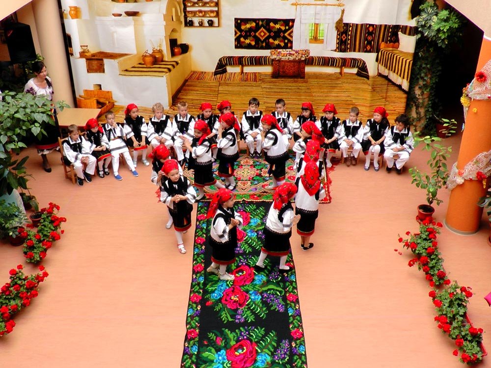 Proiectul „Muguri de tradiţii“ a ajuns la final 78465