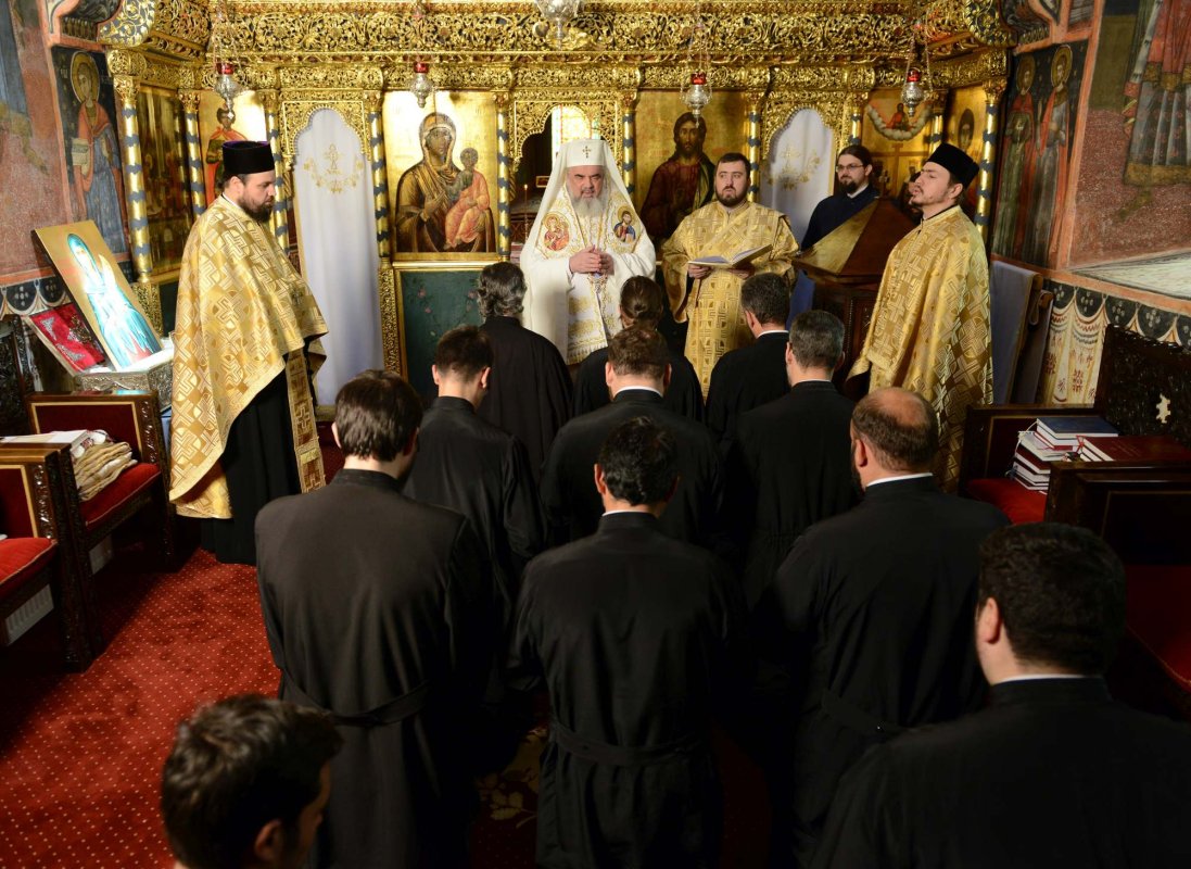 11 noi duhovnici în Arhiepiscopia Bucureştilor 297268