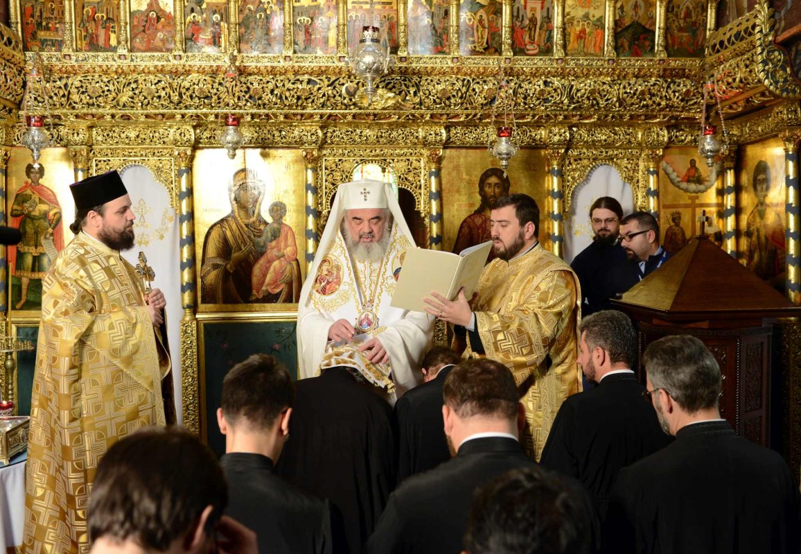 11 noi duhovnici în Arhiepiscopia Bucureştilor 297270