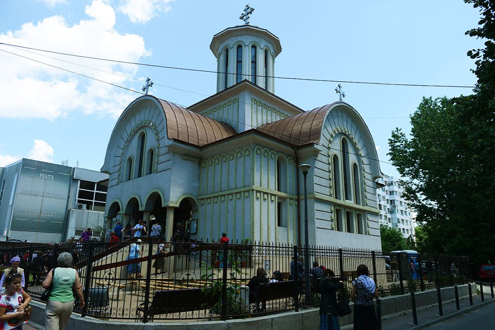 „O Biserică este frumoasă când credincioşii ei se roagă“ 78401