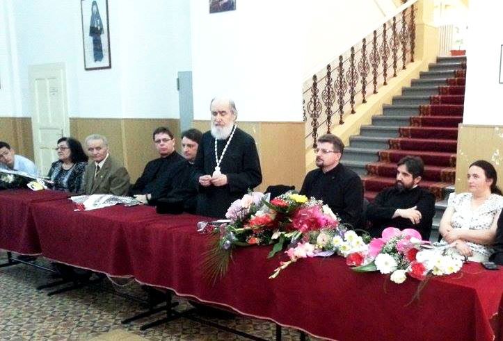 Festivitate de premiere a elevilor merituoşi 78398