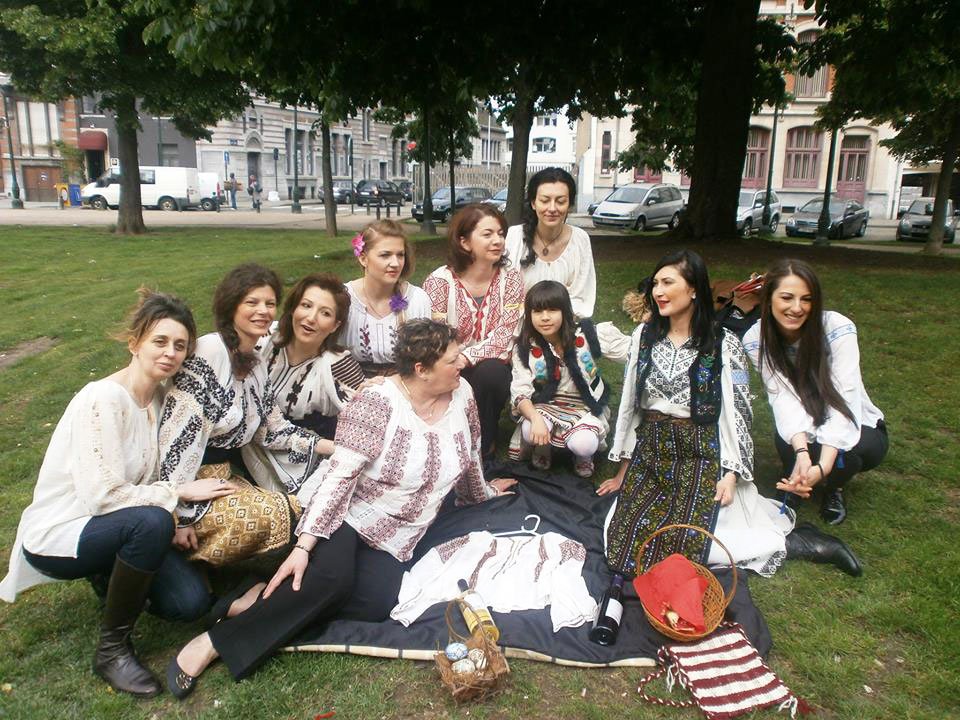 Costumul popular românesc, povestit străinilor 78362