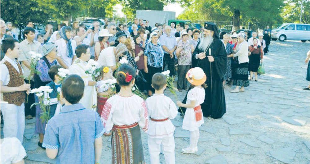 Momente de emoţie la Biserica „Sfântul Vasile“ din Iaşi 78366
