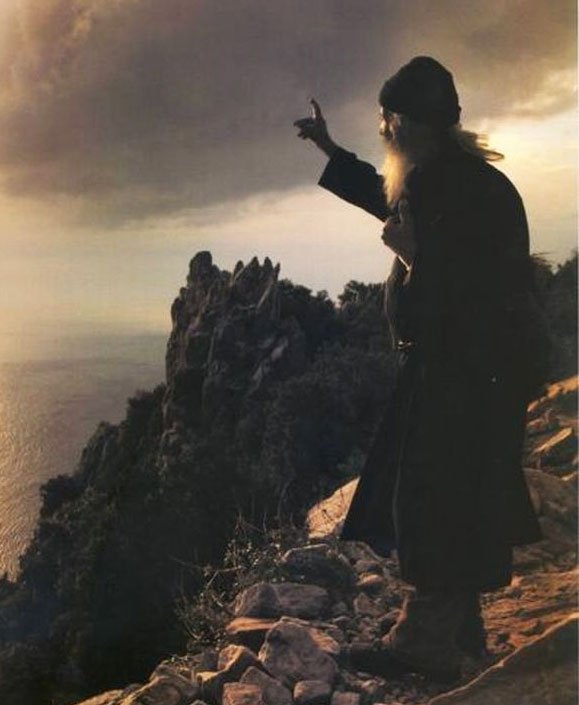 Vindecarea se naşte din smerenie şi rugăciune 78361