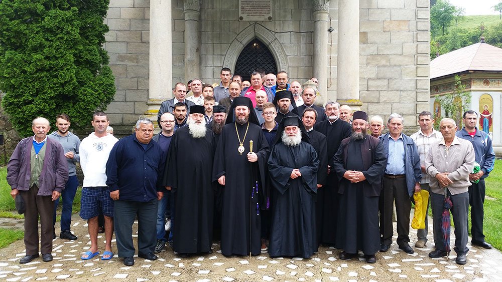 Liturghii arhiereşti în Mitropolia Olteniei 78319