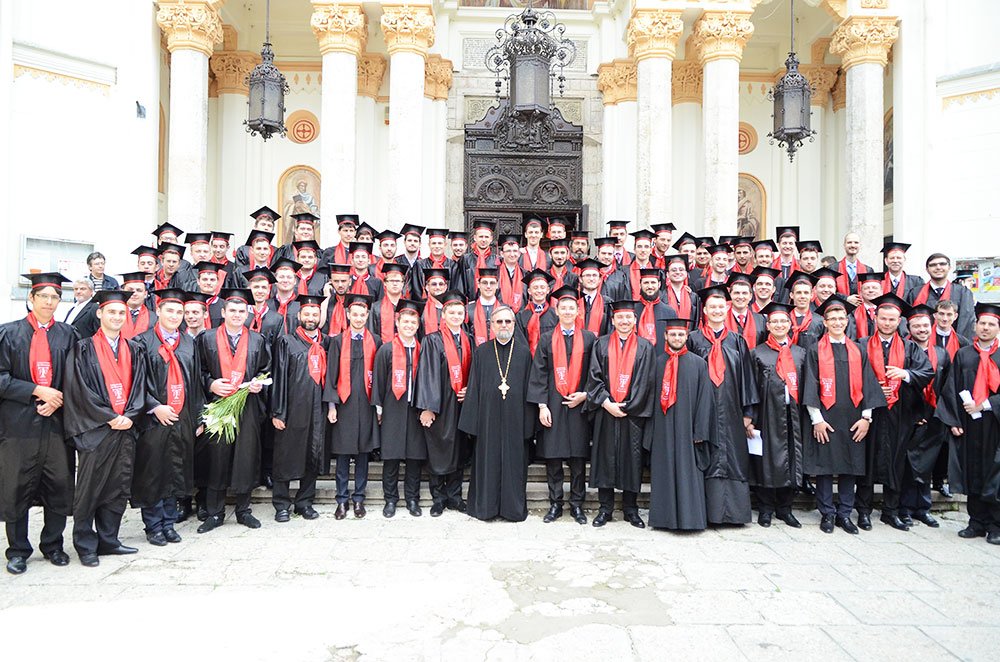 Bucurie academică, speranţă şi responsabilitate misionară 78302