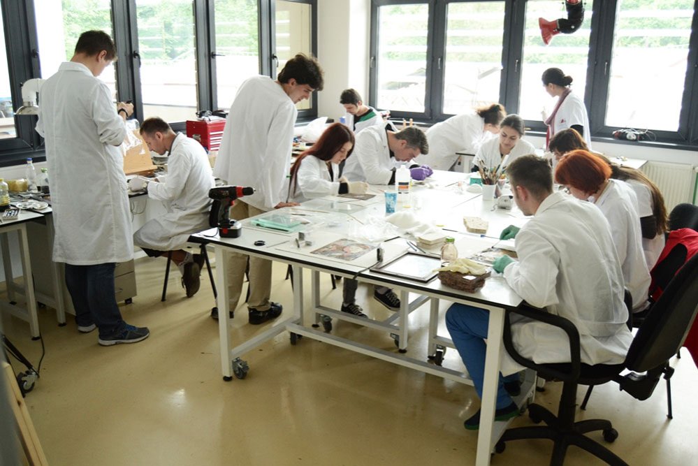 Workshop de restaurare icoane pe sticlă, la ASTRA 78298