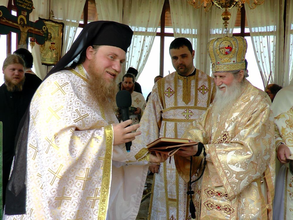 Bucurie duhovnicească la hramul Schitului Botuş 78223