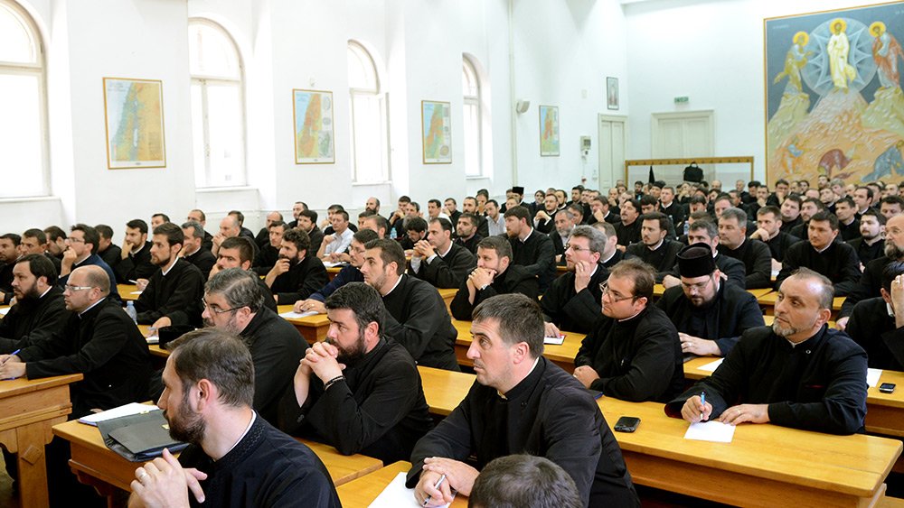 Cursuri pastoral-misionare în Mitropolia Munteniei şi Dobrogei 78233