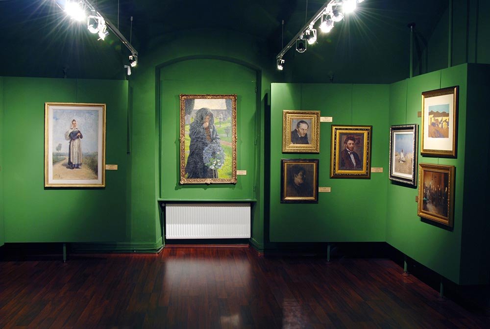 La Galeria Dialog pot fi admirate picturi de la Centrul Artistic Baia Mare 78243