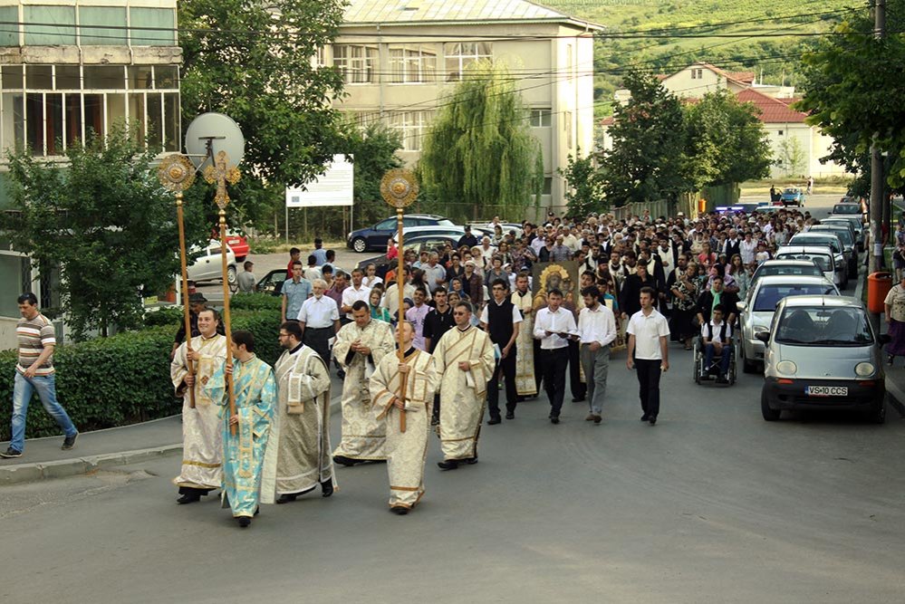 Procesiune cu icoana Maicii Domnului „Prodromiţa“, la Huşi 78224